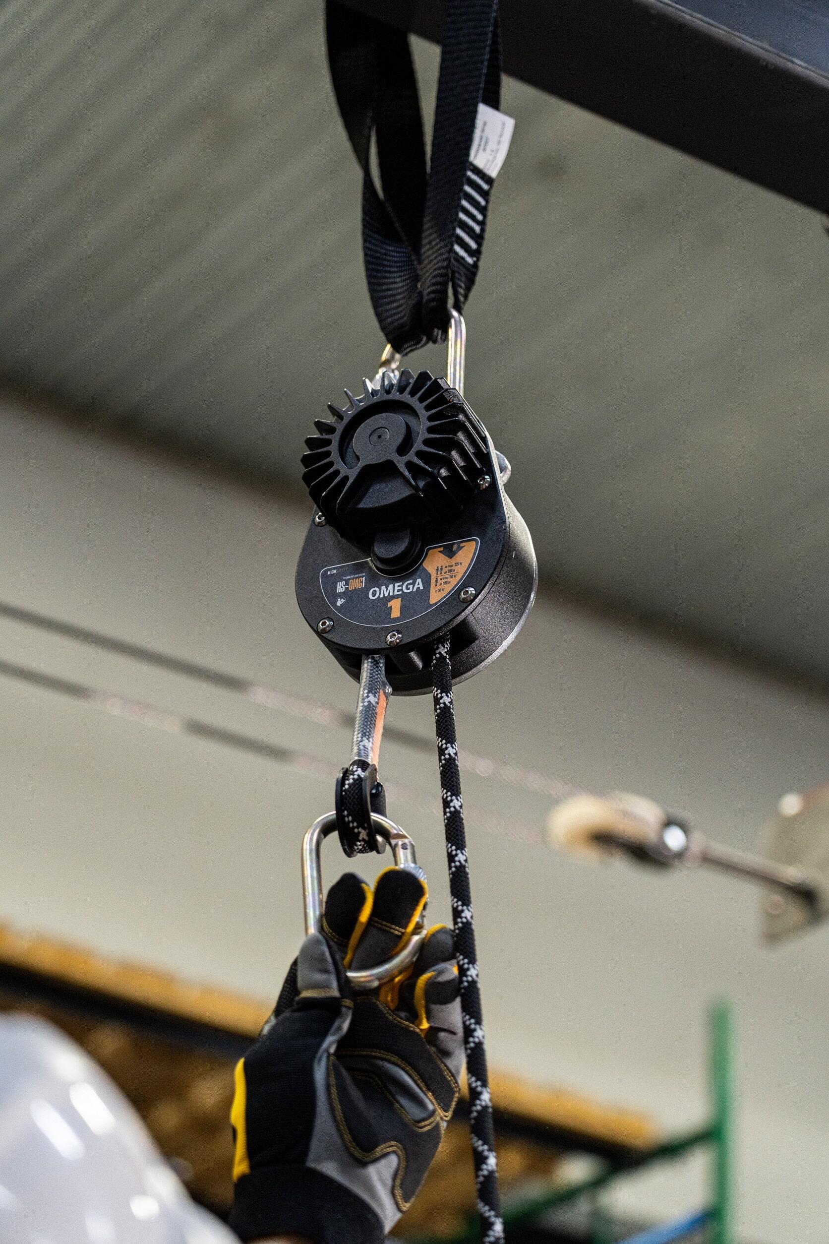 Устройство для спуска OMEGA 1